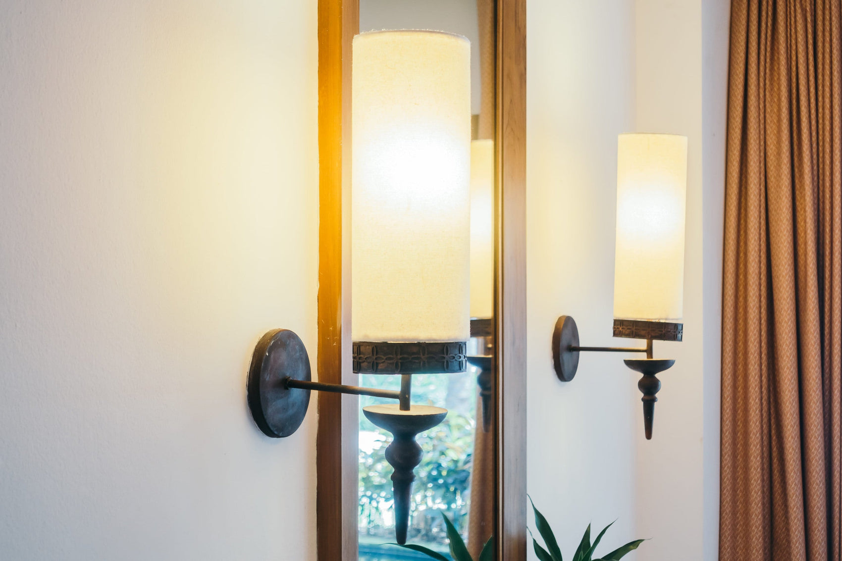 Wall Sconce Lighting: Where to Use It and How High to Hang It