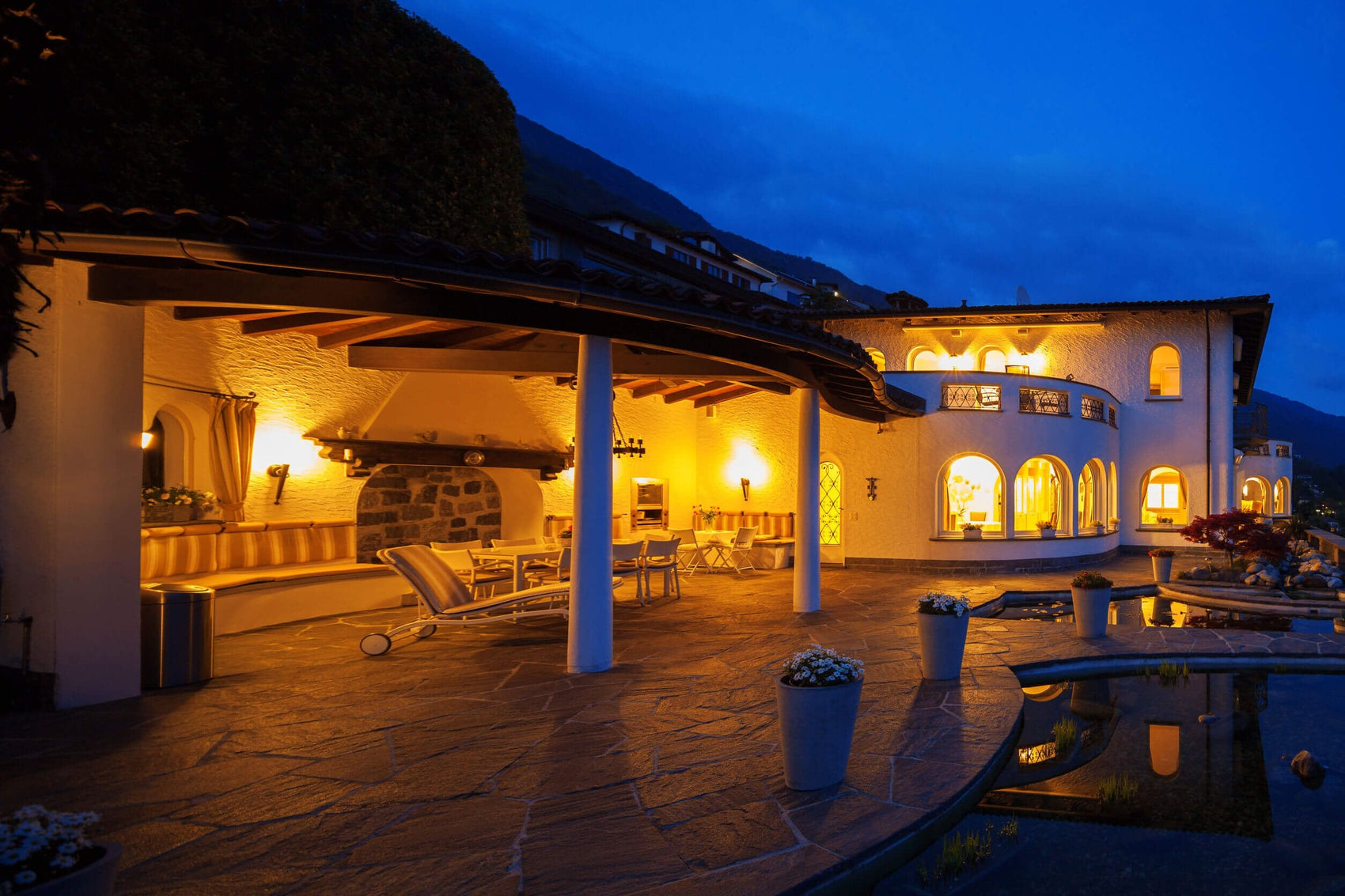 Homeowner's Guide to Buying Exterior Light Fixtures