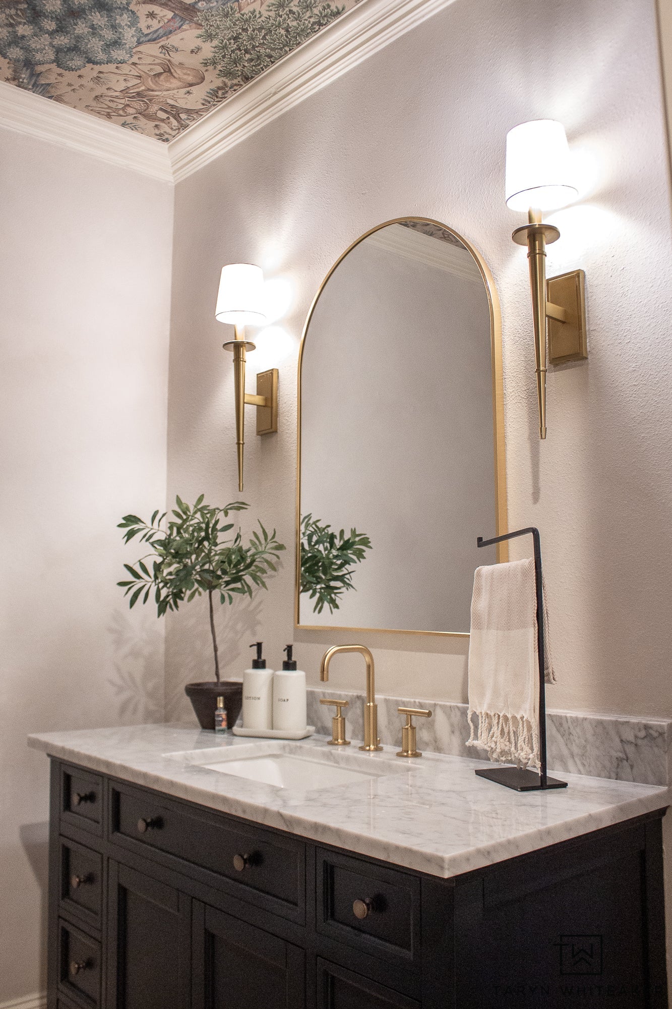 Why Upgrading Your Powder Room Lighting Is a Smart Investment