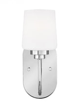 Traditional Bathroom Sconce from the Windom Collection
