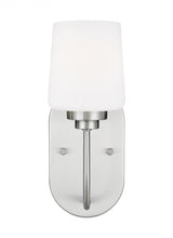 Traditional Bathroom Sconce from the Windom Collection