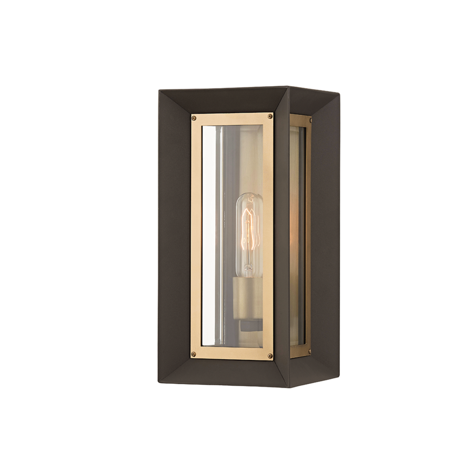 Traditional Wall Light from the LOWRY Collection