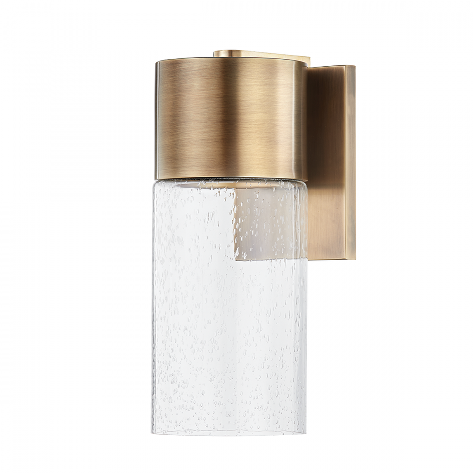 Traditional Wall Light from the PRISTINE Collection
