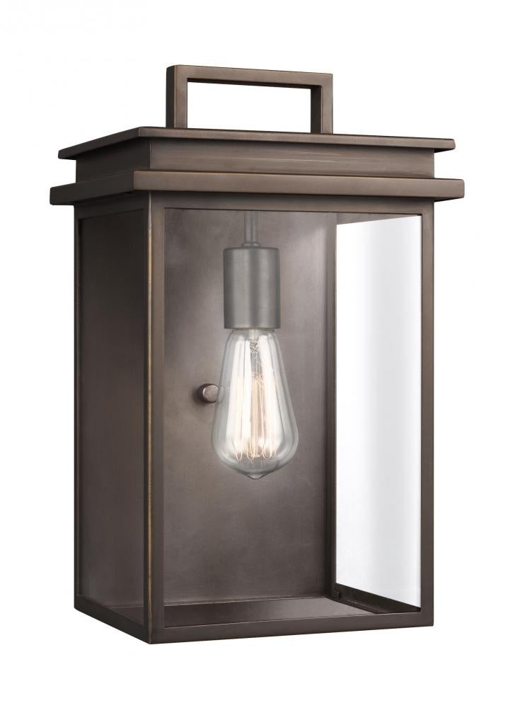 Traditional Wall Lantern from the Glenview Collection
