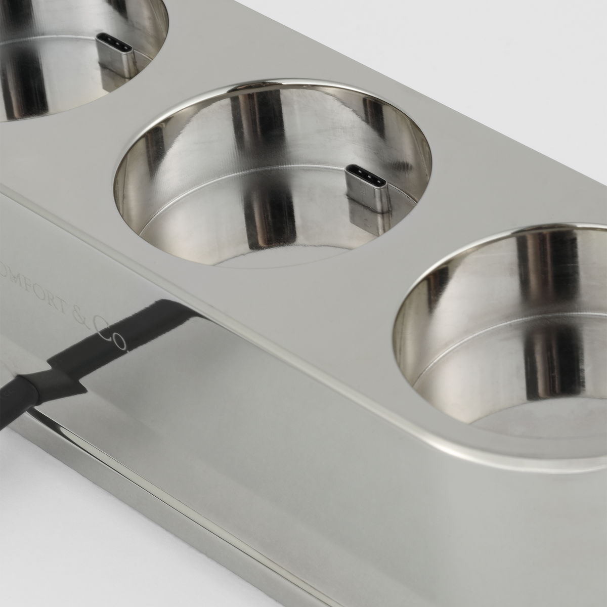Quad R45 Universal Charging Station in Nickel