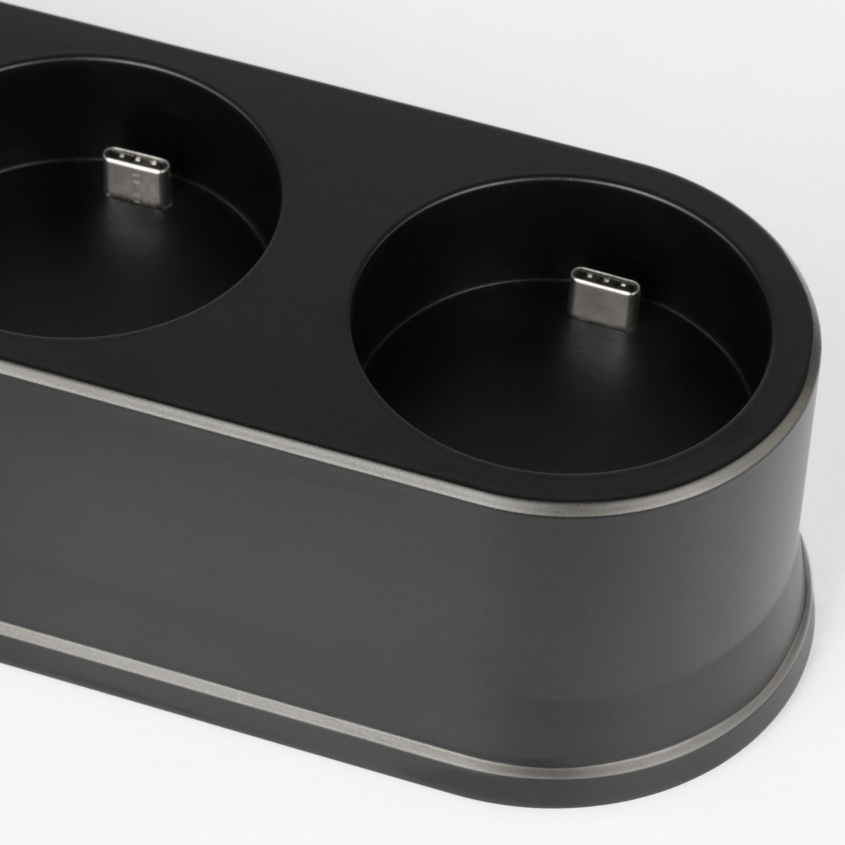 Quad R45 Universal Charging Station in Black
